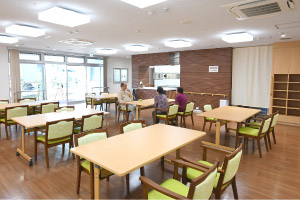 広々とした明るいフロア