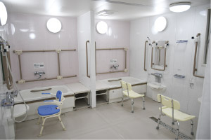 バリアフリーの浴室